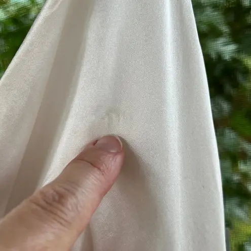 WD•NY WDNY White And Gold 100% Silk Beaded Cocktail Dress Size 8. NEW