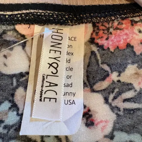 Honey & Lace short sleeve top mixed floral and striped print NWT Sz M Black Size M