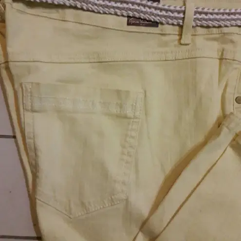 Gloria Vanderbilt Skimmer Shorts 24W w/braided belt Slimming Stretch