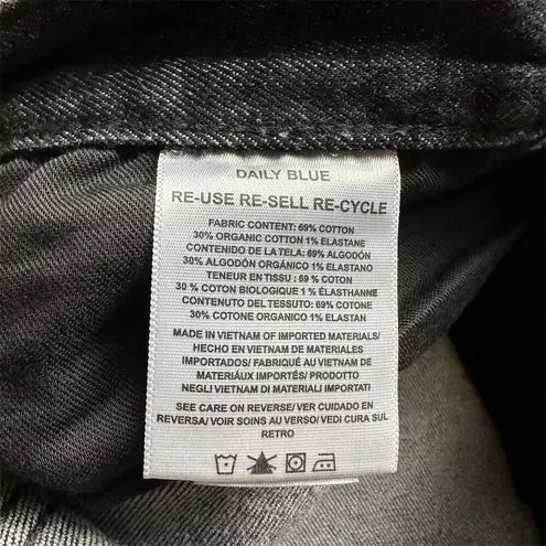 NWT Daily Blue Women's Boost Straight Jeans Black Size 26 Denim Casual