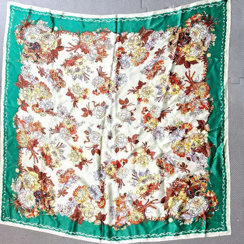 Baar & Beards Top Hit Vintage Made in Japan Hand Rolled Pure Silk Floral Scarf Green