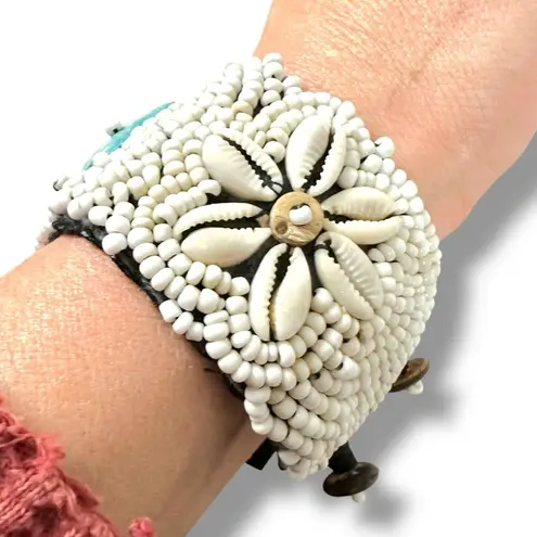 Vintage Bohemian Beachy Shell Bracelet Mermaid Summer Beaded Island Resort White