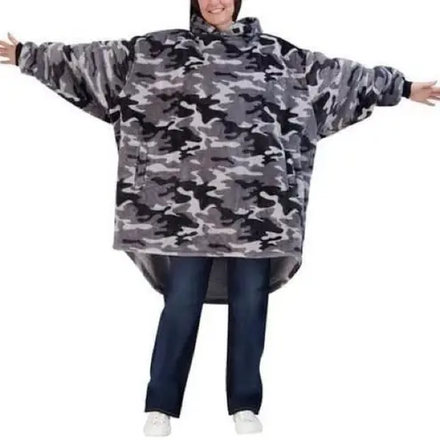The Wayy Big Plush Oversized Hoodie Lined Unisex One Size Camo Ribbed Cuffs Black