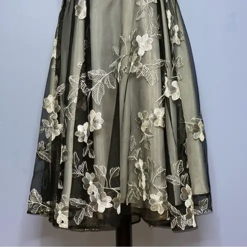 Julian Taylor Silver & Black Netting w/ Sewed Flowers A-Line & High Low Size 10 - Image 4
