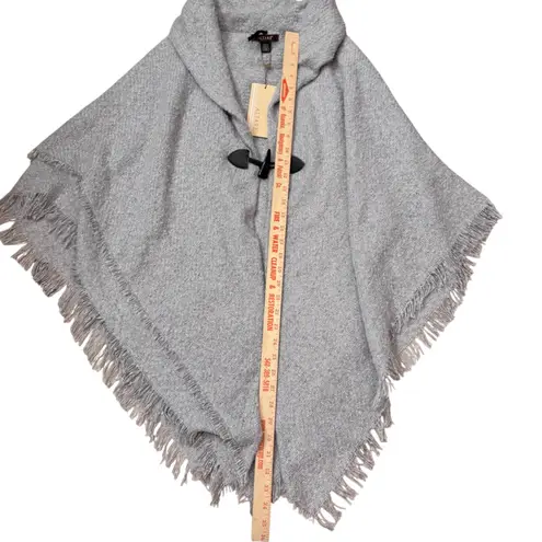 ALTARÉ Hooded Cape Poncho Shawl Wrap with Toggle Closure Light Grey NWT Lightwgt Gray Size M