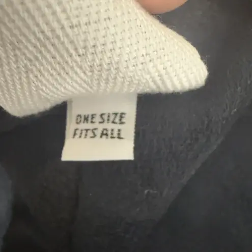 Planet by Lauren G Women’s Black Vegan Cape One Size Size undefined