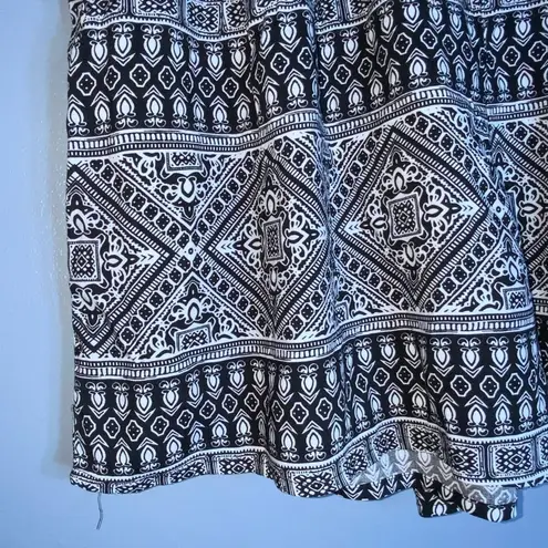 One 5 One Black & White Pull On Elastic Waist Flowy Shorts Pockets M