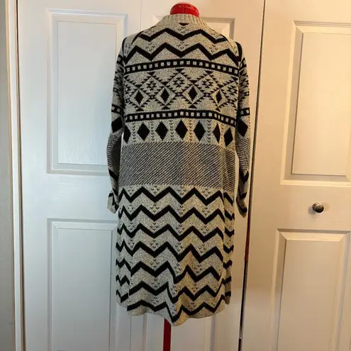Michelle Nicole Open Cardigan size M