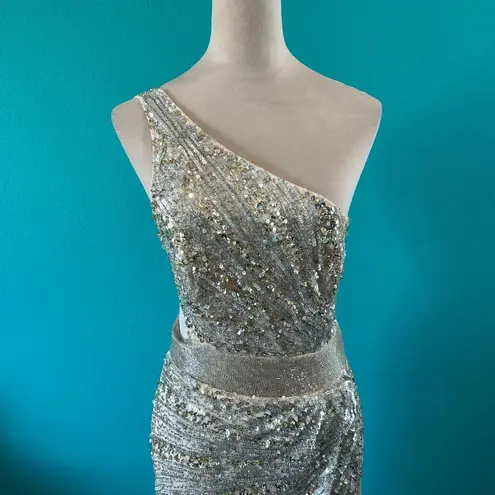 Mac Duggal NWT One Shoulder Lace Up Back Sequin Gown Nude Silver Formal Size 4
