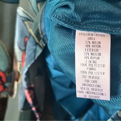 En Crème Blue Velvet Cold Shoulder Top Size Small