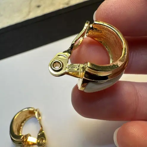 Monet Signed Gold Tone Cream Enamel Clip-on Clip On Earrings