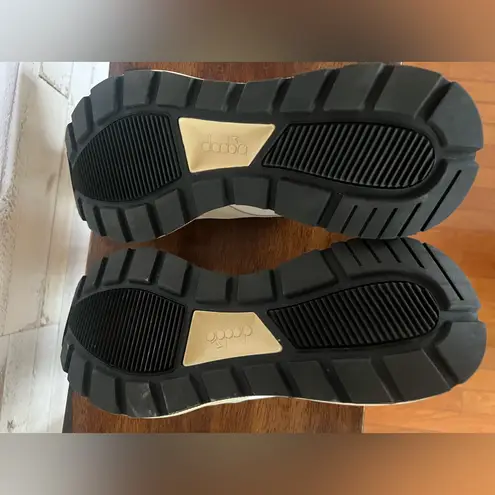 DIADORA Gender Inclusive Mercury Elite Water Resistant Sneaker in Size 6 5. (Wo) White