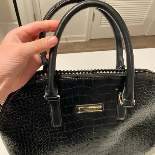 London Fog NWOT | women’s solid black glossy scale textured handbag purse bag