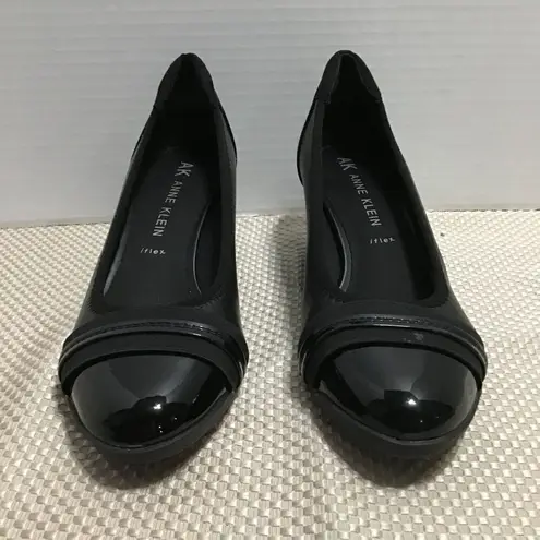 Anne Klein  Womens Black Leather Slip On Round Toe Wedge Heeled Pumps Size 10M