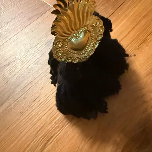 Gold and Black Heart Tassel Earrings with wool at the ends nwot