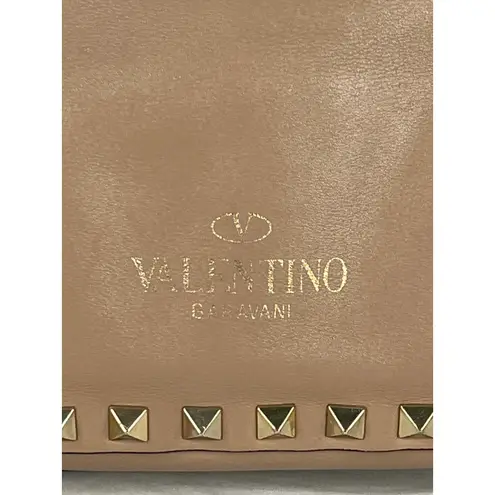 Valentino Garavani Rockstud Tote Bag in Poudre Beige Leather