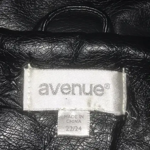 AVENUE faux leather zip up moto jacket 3 zipper pockets size 22/24 Black