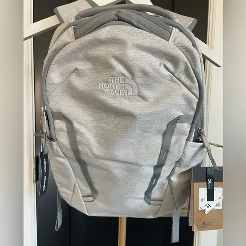 The North Face NWT  Women’s Vault Backpack White Metallic Melange/ Mid Grey