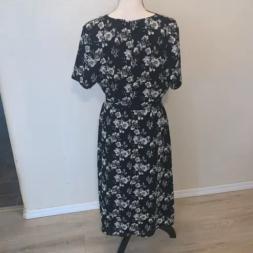 Downeast  black grey floral criss cross v-neck maxi dress
