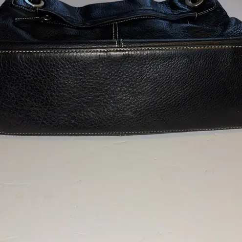 TIGNANELLO BLACK PEBBLED LEATHER SHOULDER BAG OUTSIDE ZIP POCKET
BLACK BEAUTY