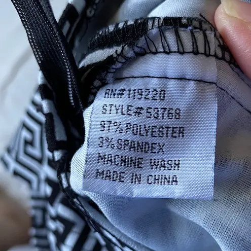 Elegant Black and White Geometric Jumpsuit Size L