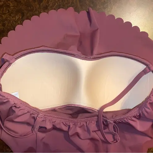 Kona Sol One Piece Ruffle Scalloped Flounce Swimsuit
- size large