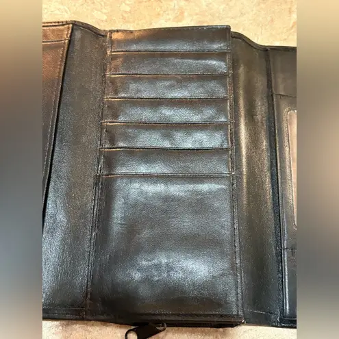 Perry Ellis Black Leather Wallet Sleek Minimalist Design