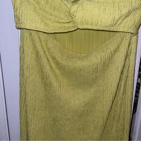 Green Maxi Bodycon Dress with Cut Out Slit and Halter Neckline for Night Out Size L