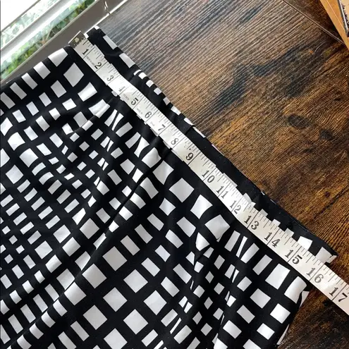 Vintage Black and White Checkered Women's Stretchy Skirt Size M