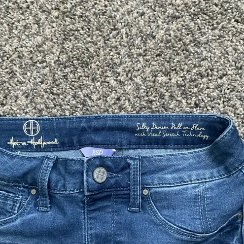 Hot In Hollywood Silky Denim Pull On Flare Jeans Size XSP Stretch 90s, Y2K Vibes Blue