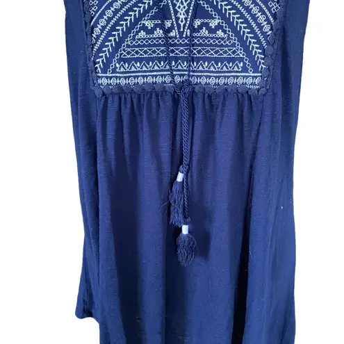 Just Be women's 1X tie front sleeveless blue stretchy tank top embroidered