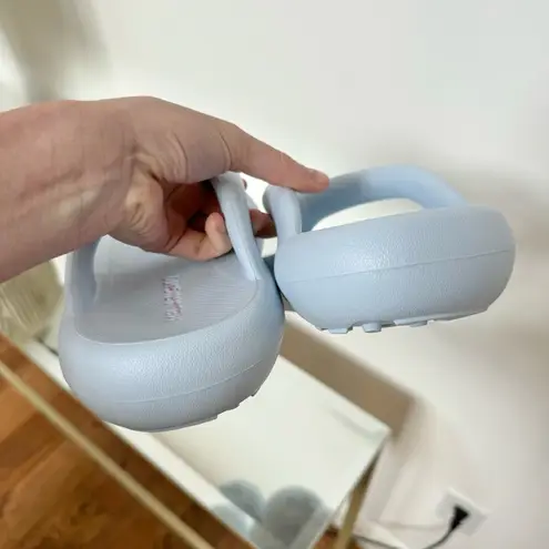 New AXEL ARIGATO Delta Sandel