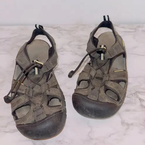 Keen Sandals Women’s Size 7 Brown Shoes Outdoor Trail Hiking Sport Waterproof 7