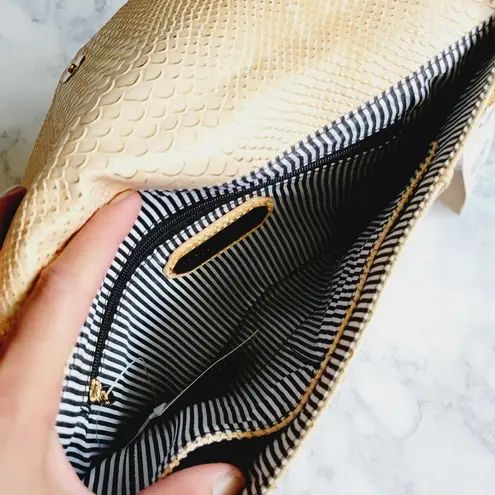 Urban Expression Urban Expressions Bailey vegan reptile clutch