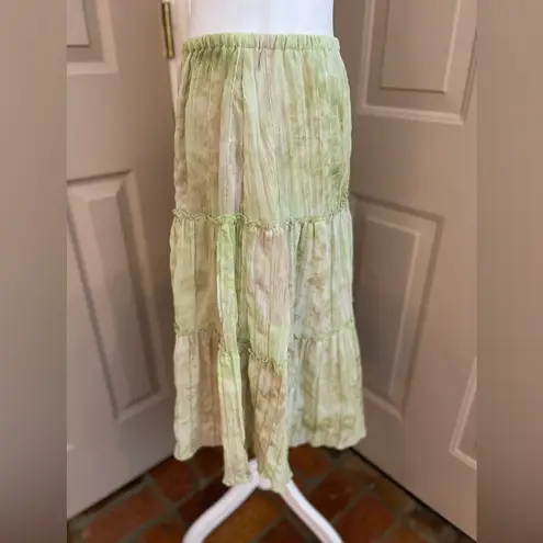 Sandra Darren light green tiered full broomstick skirt with sequins. Lined Sz 12