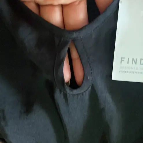 Finders Keepers Huntr Playsuit Size Medium button defect