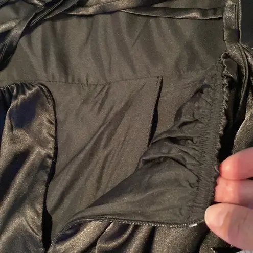 Women’s Black Full Length Prom Party Dress Criss Cross Back Small Train Size 12