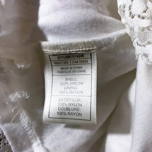 Cupcakes and Cashmere Sunset Pointed Lace Off the Shoulder Crop Top White Small