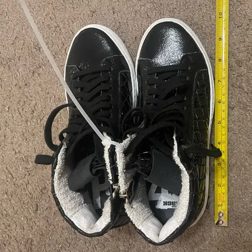 P448 NWOT Black Fantasy Glitter Croc Embossed High-Top Gym Shoe Sneaker