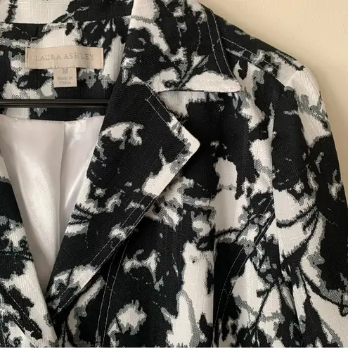 Laura Ashley NWT Palm Beach Black & White Floral Blazer Size M