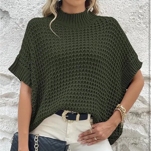 Viottiset Womens Oversized Short Batwing Sleeve Mock Neck Sweater. Size S Green