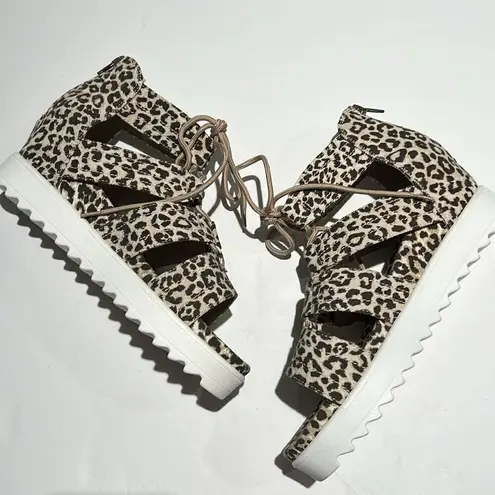 Very G leopard print open sandals Size 9. B61