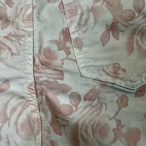 Artisan NY Floral White Soft Pink Rose Shorts 10