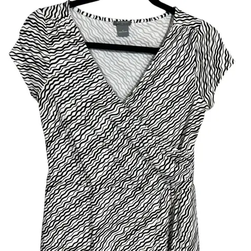 Ann Taylor  Wavy Print Faux Wrap Career Work Office Wear Dress Black White Size 2