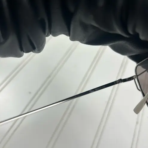 Unisex Silver Mirrored Sunglasses ā Thin Metal Frame Aviator Style Shades