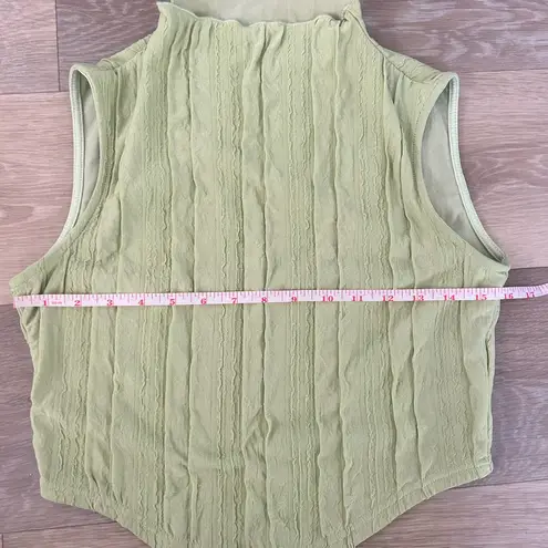 Light Green Textured Mock Neck Sleeveless Crop Top Size M