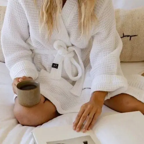 SLOWTIDE Guild Waffle Robe in White Size Large / X