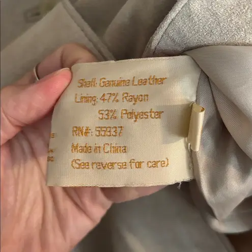 Newport Harbor Tan Leather Button