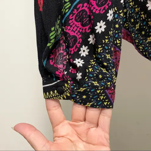 Ella Moss V Neck Bright Mandala Pleated Tassel