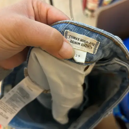 Madewell  Curvy High Rise Denim Shorts in Watt Wash